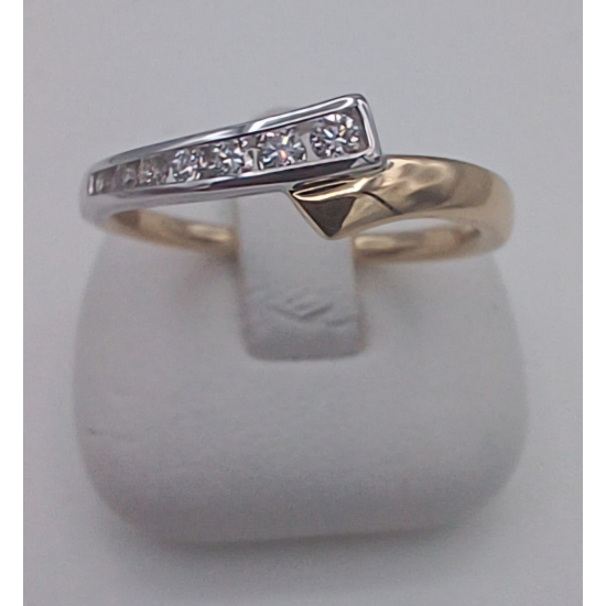 14 karaat bicolor  gouden ring met briljant 7 x totaal 0.16 caraat - 41370