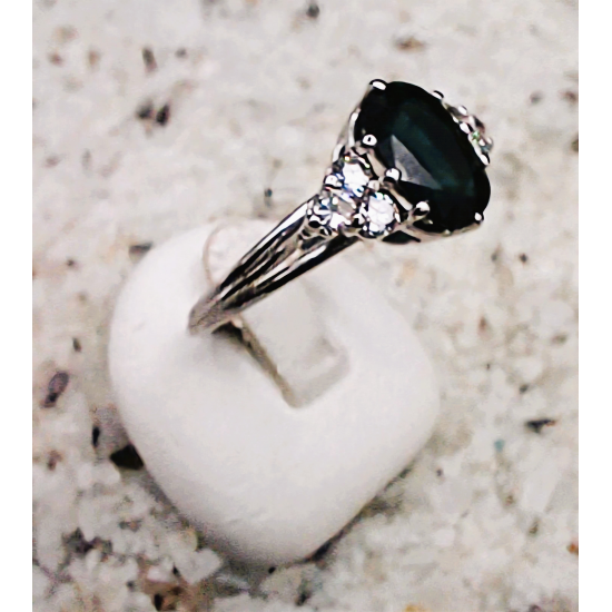 14 KARAAT WITGOUDEN RING MET BRILJANT EN BLAUWE SAFFIER 6 X 0.05 CRT. - 41761